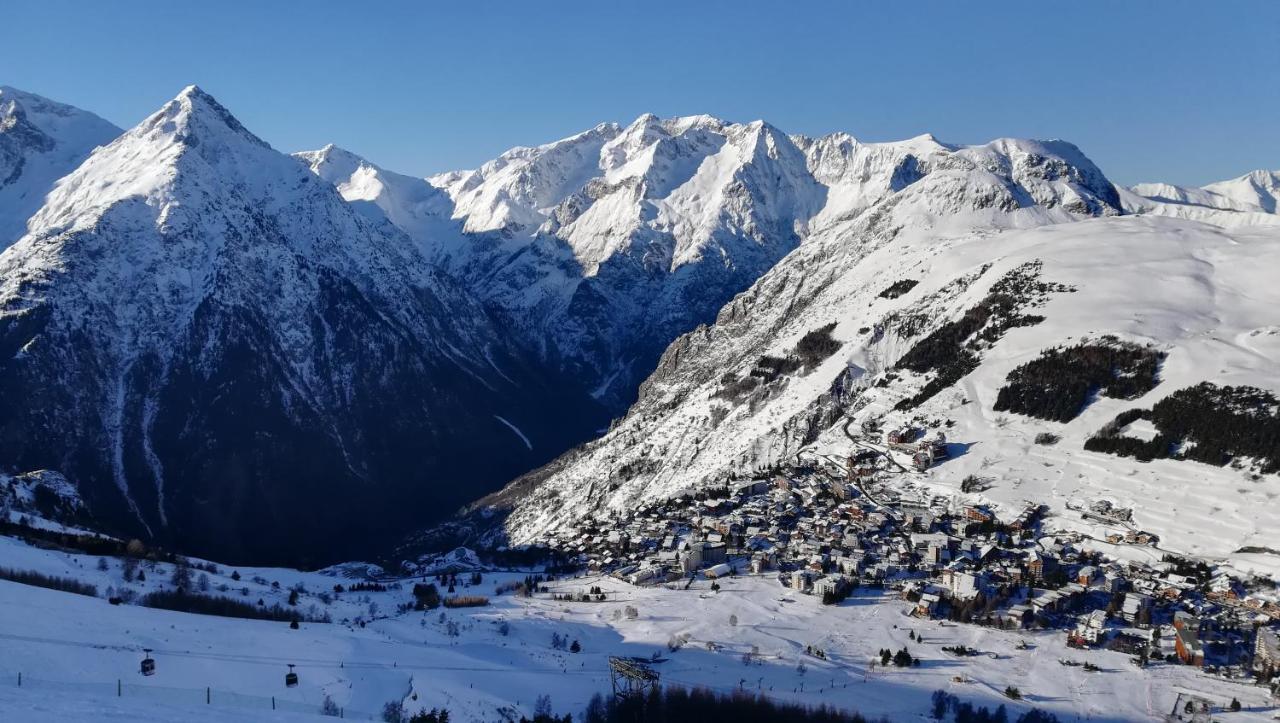 T2 Meublé Tourisme 3 étoiles TOUT CONFORT linge de lit-serviettes-ménage-parking privé avec superbe vue et au pied des pistes Les Deux Alpes Esterno foto