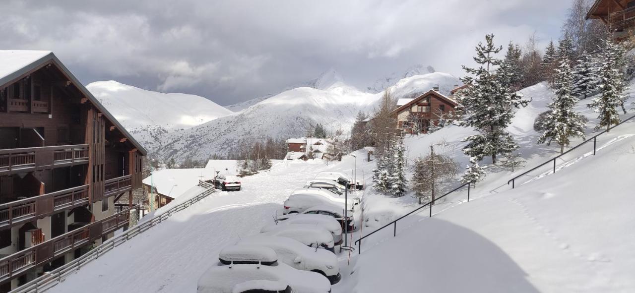 T2 Meublé Tourisme 3 étoiles TOUT CONFORT linge de lit-serviettes-ménage-parking privé avec superbe vue et au pied des pistes Les Deux Alpes Esterno foto