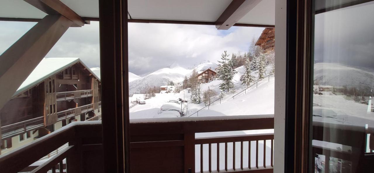 T2 Meublé Tourisme 3 étoiles TOUT CONFORT linge de lit-serviettes-ménage-parking privé avec superbe vue et au pied des pistes Les Deux Alpes Esterno foto
